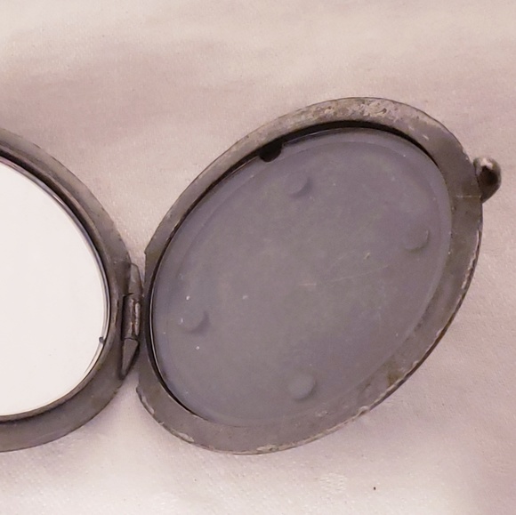 Art Nouveau Compact - Picture 4 of 4